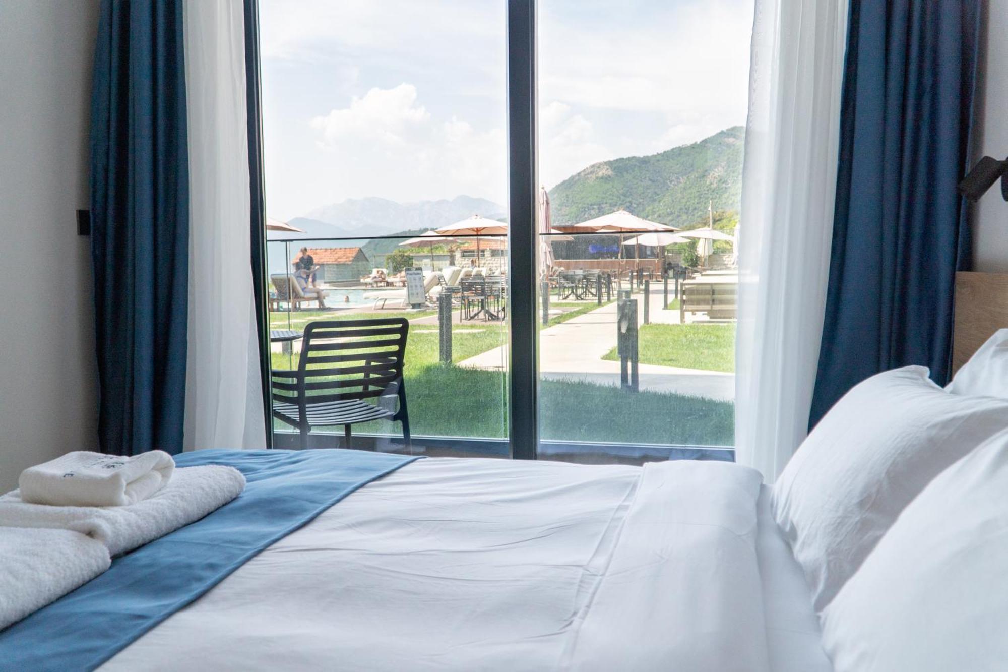 Royal Blue Resort & Residences Kavac Exterior photo
