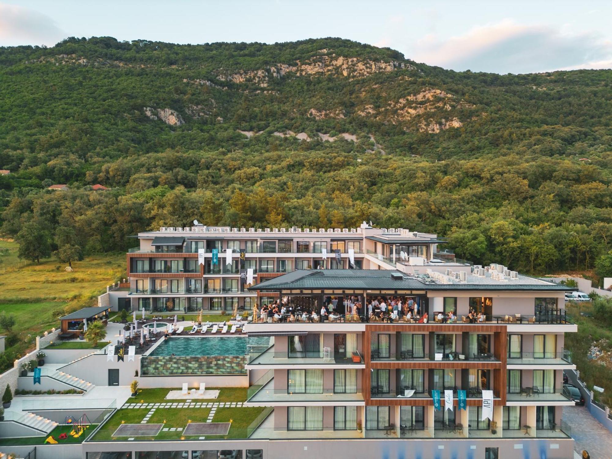 Royal Blue Resort & Residences Kavac Exterior photo